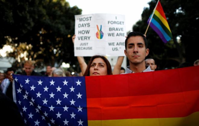 acto-en-recuerdo-de-las-victimas-de-Orlando