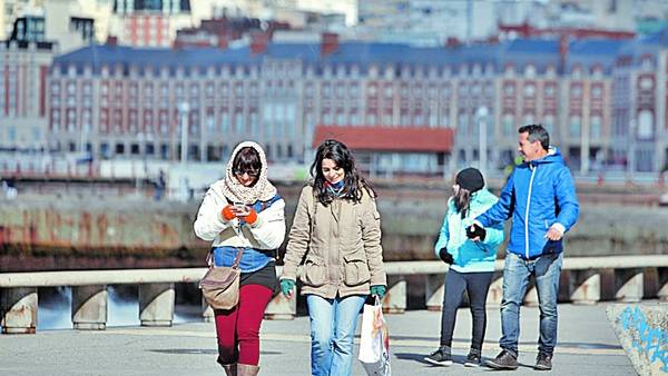 pocos-turistas-desafiaron-visitaron-costanera