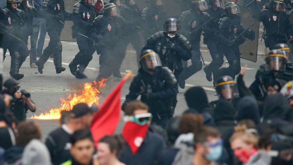 vuelta-a-la-calle-de-los-sindicatos-francia