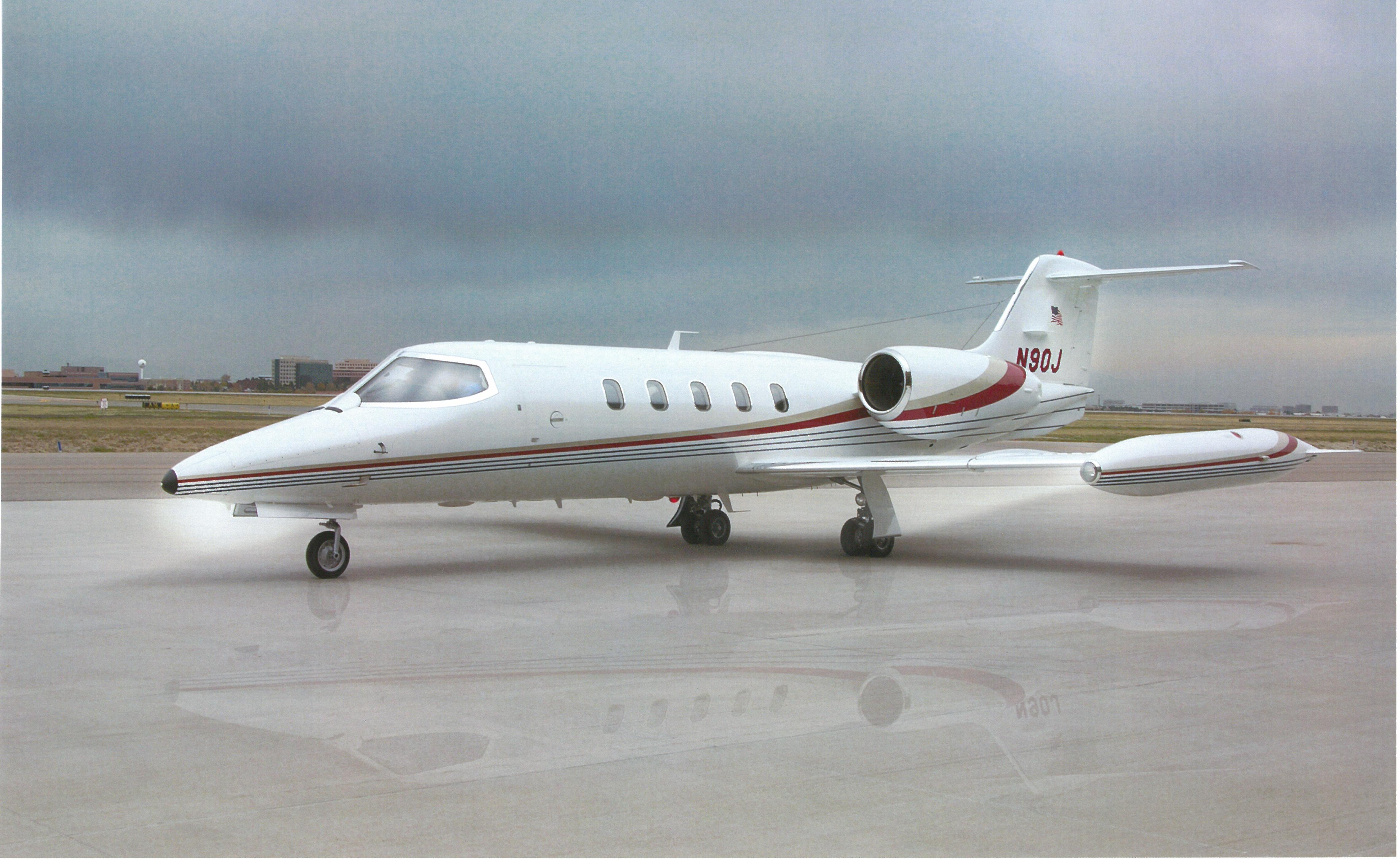 Learjet-35