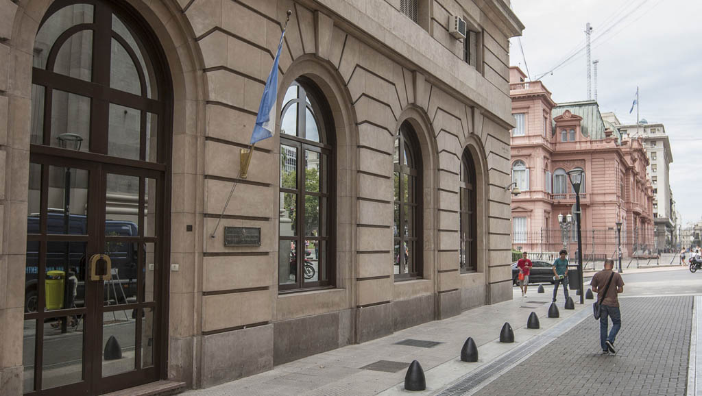 Fachada del edificio de la SIDE (Servicio de Inteligencia del Estado) en 25 de Mayo 11. 27/01/15 FOTO FERNANDO MASSOBRIO