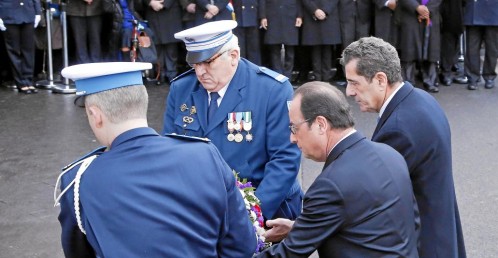 homenaje-a-policias-caidos-Francia